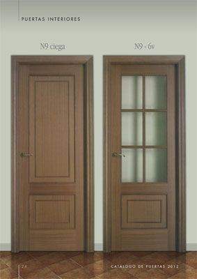 Dos puertas de madera una al lado de la otra con el número 9 en ellas