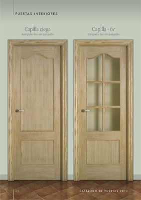 Dos puertas de madera con la palabra capilla en ellas