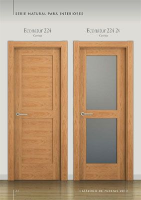 Dos puertas de madera con los números 224 en ellas