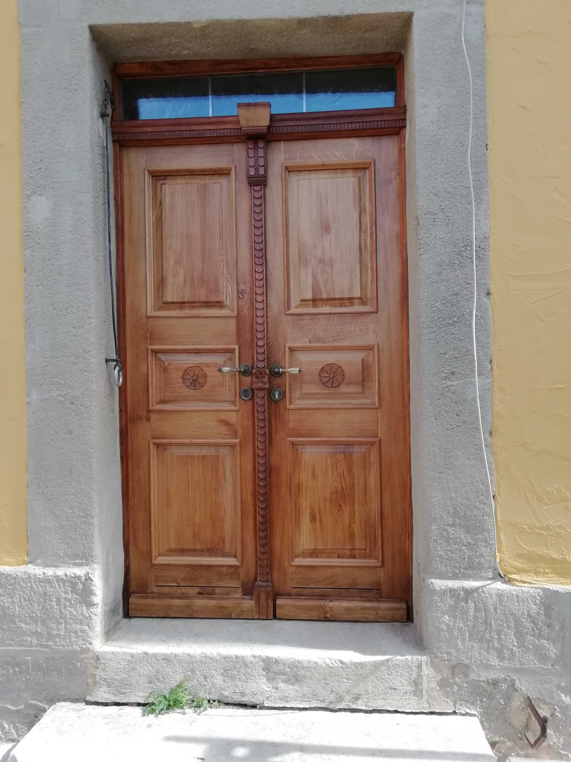 Antike Türe aus Holz