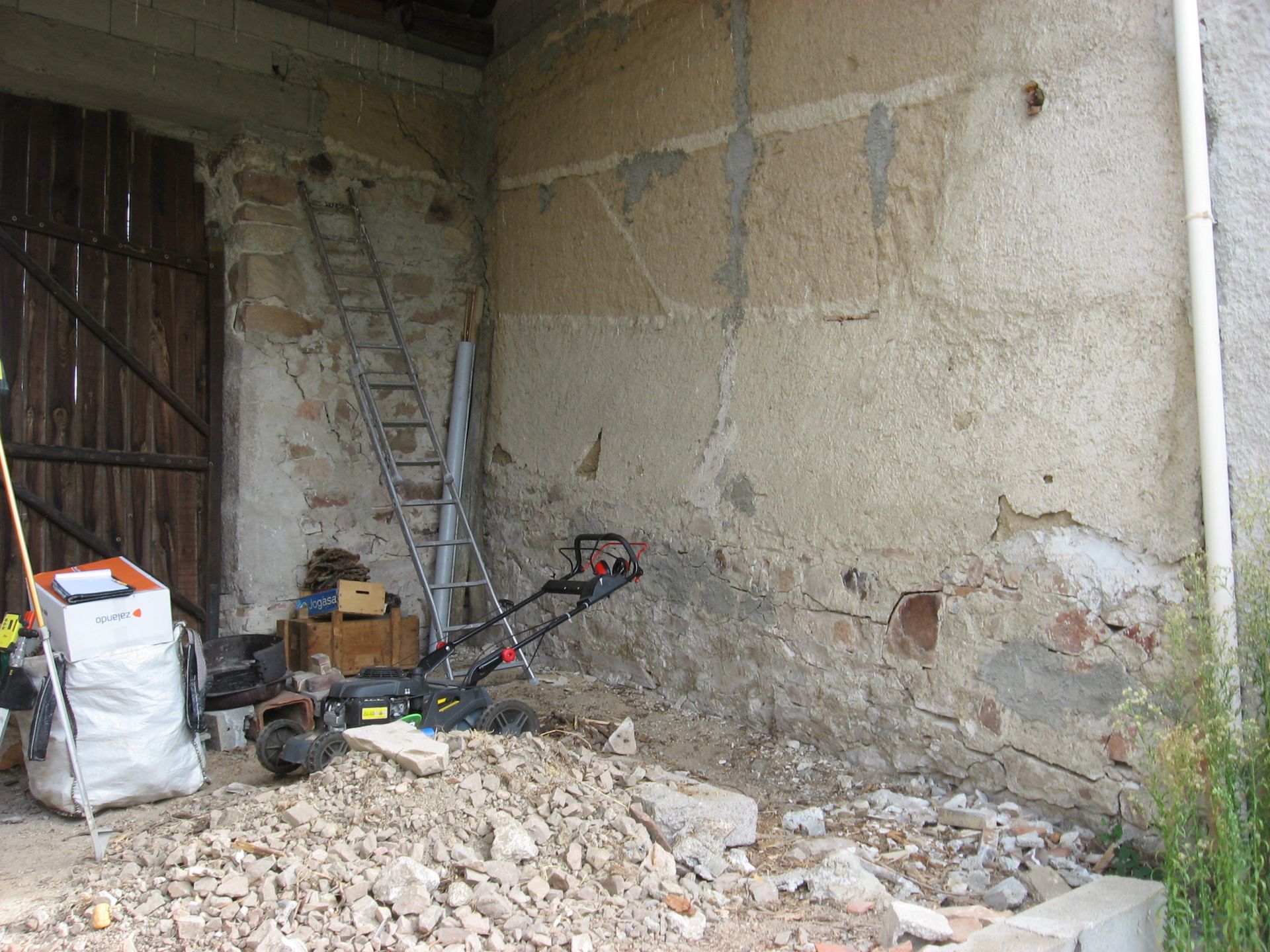 Mur abîmé avant travaux