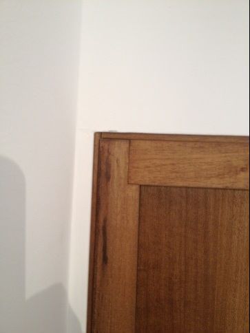 dettaglio porta di ingresso in legno