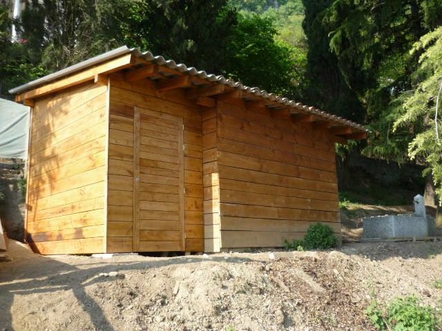 casetta in legno per gli attrezzi