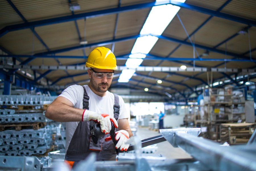 Industrie Arbeiter in Werkstatt