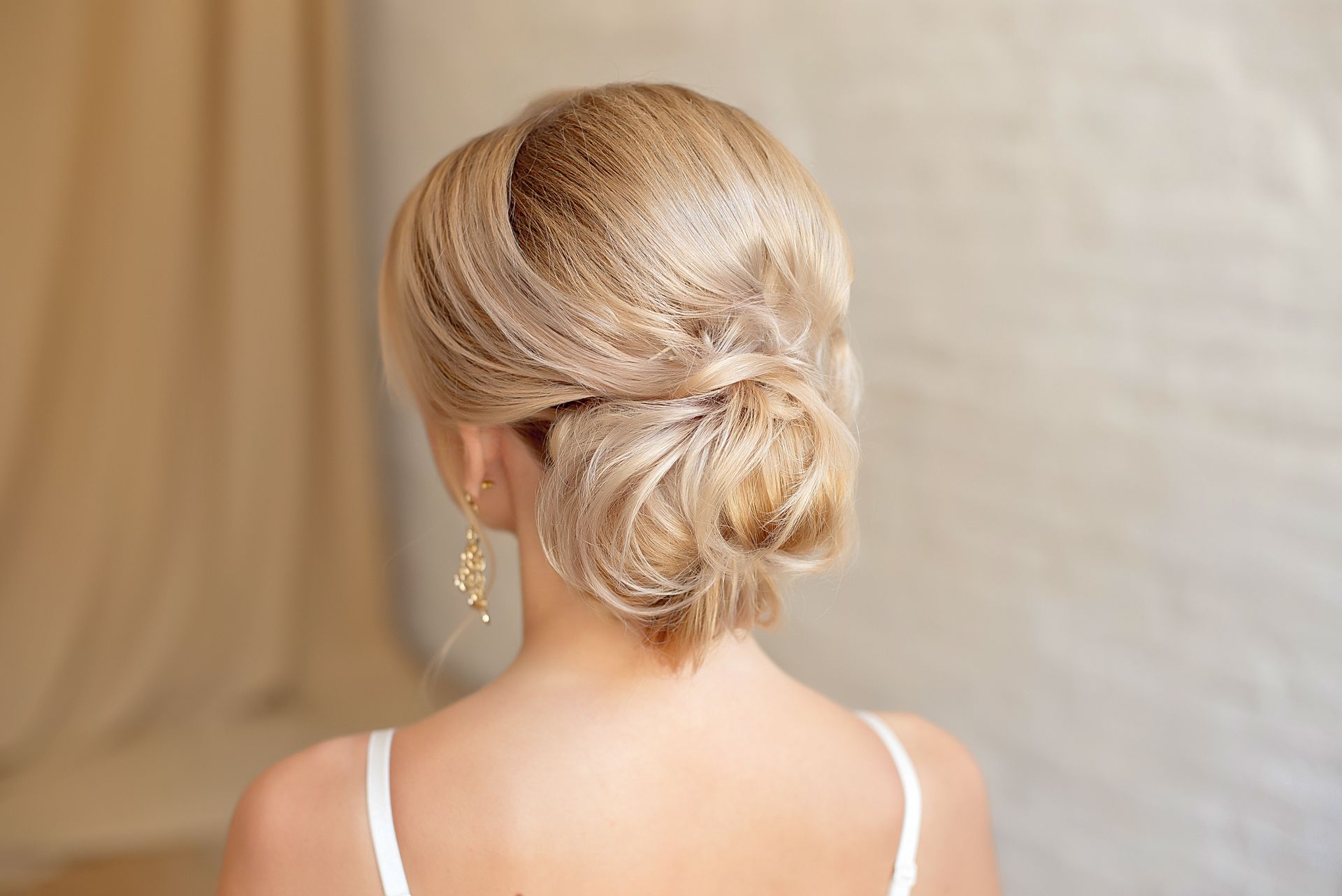 Chignon de soirée blond