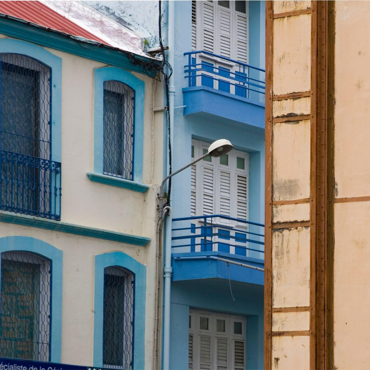 Façade de bâtiment à nettoyer