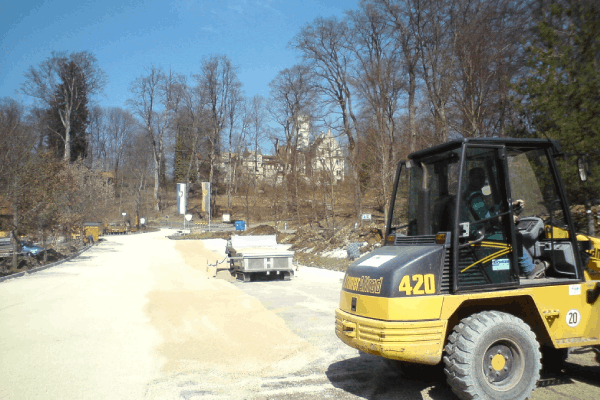 Landschaftsbau mit Bagger