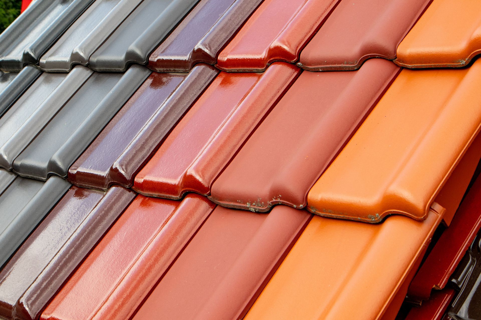 Des tuiles de différentes couleurs.