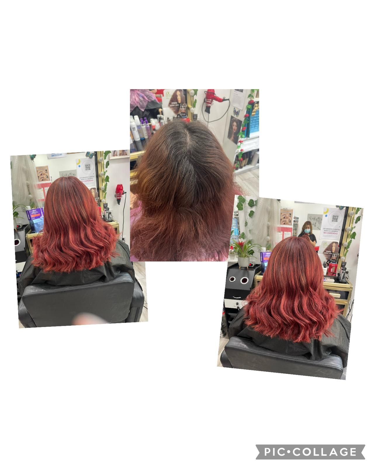 Una mujer con cabello rojo está sentada en una silla en un salón.