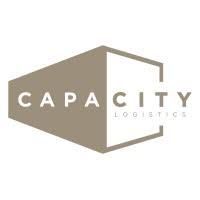 Logotipo de logística de capacidad sobre un fondo blanco