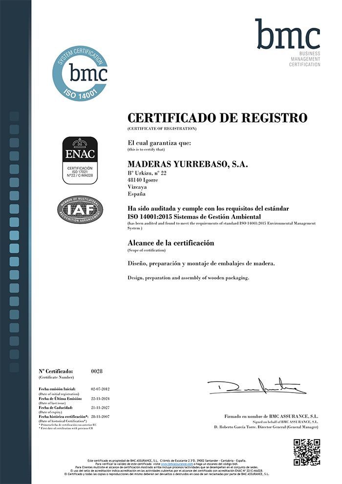 Documento de certificación BMC español con logotipos a la izquierda y un código QR en la parte inferior derecha.