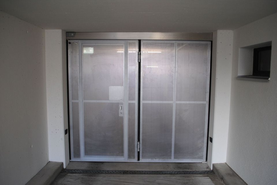 Garagentor von der Kiry Metallbau AG