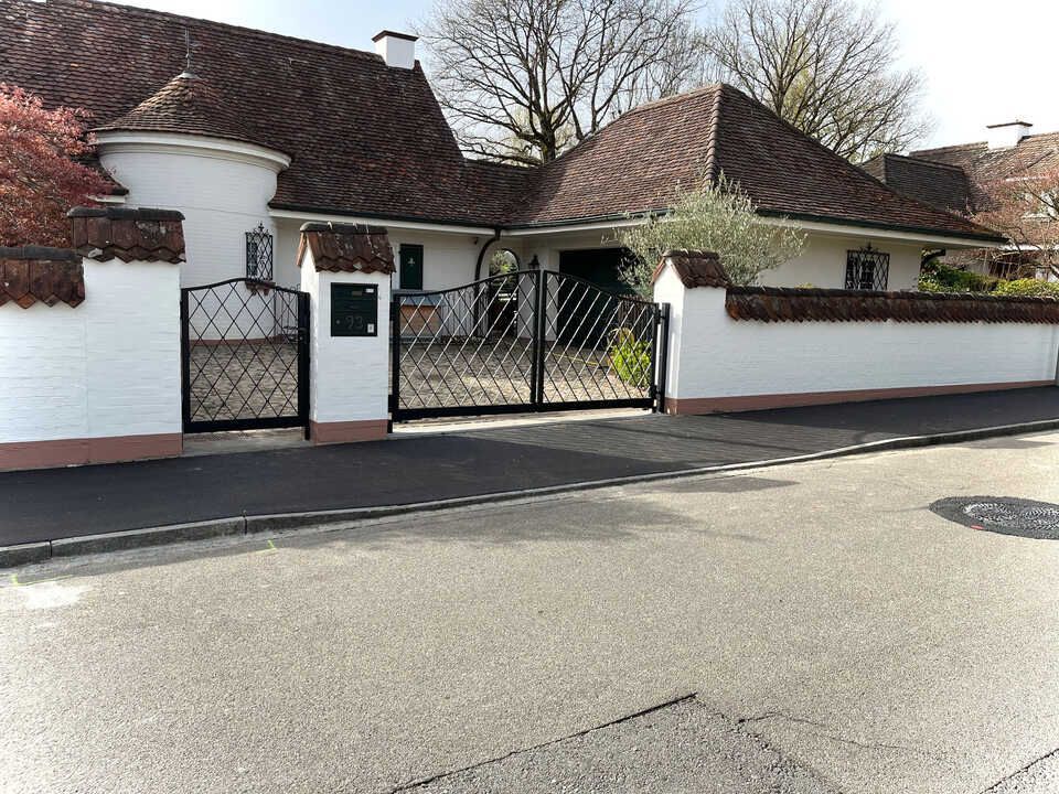 Eingangstor von der Kiry Metallbau AG