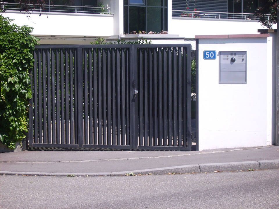 Eingangstor von der Kiry Metallbau AG