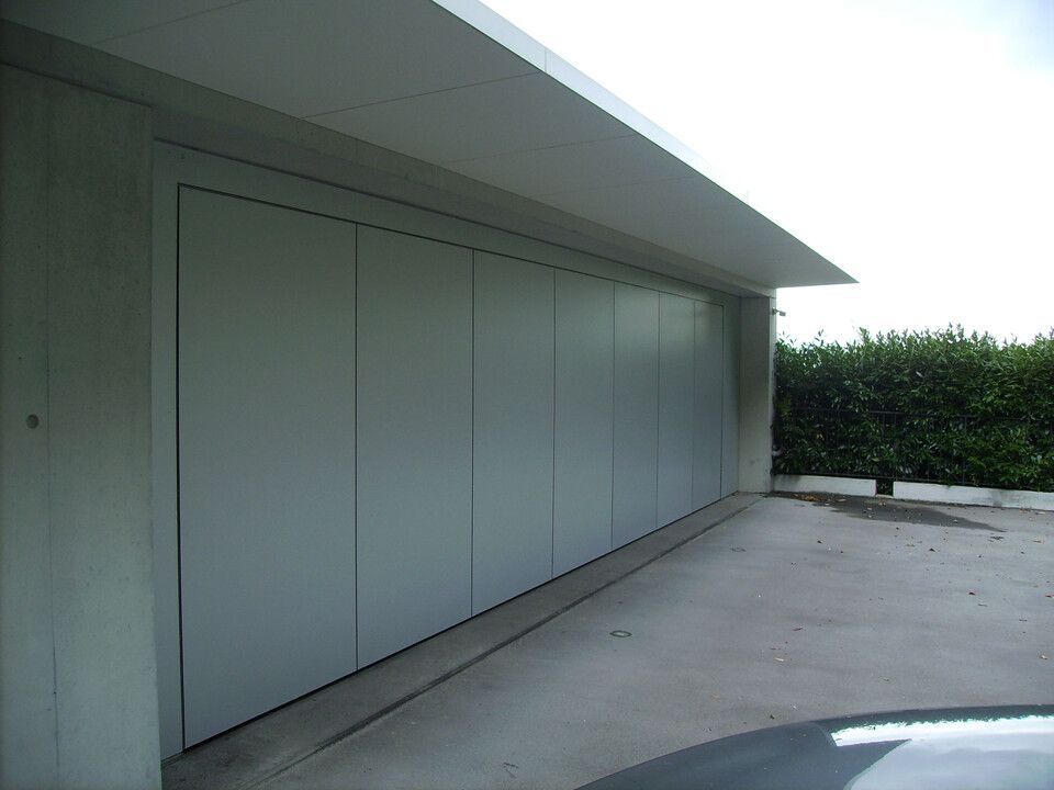 Garagentor von der Kiry Metallbau AG