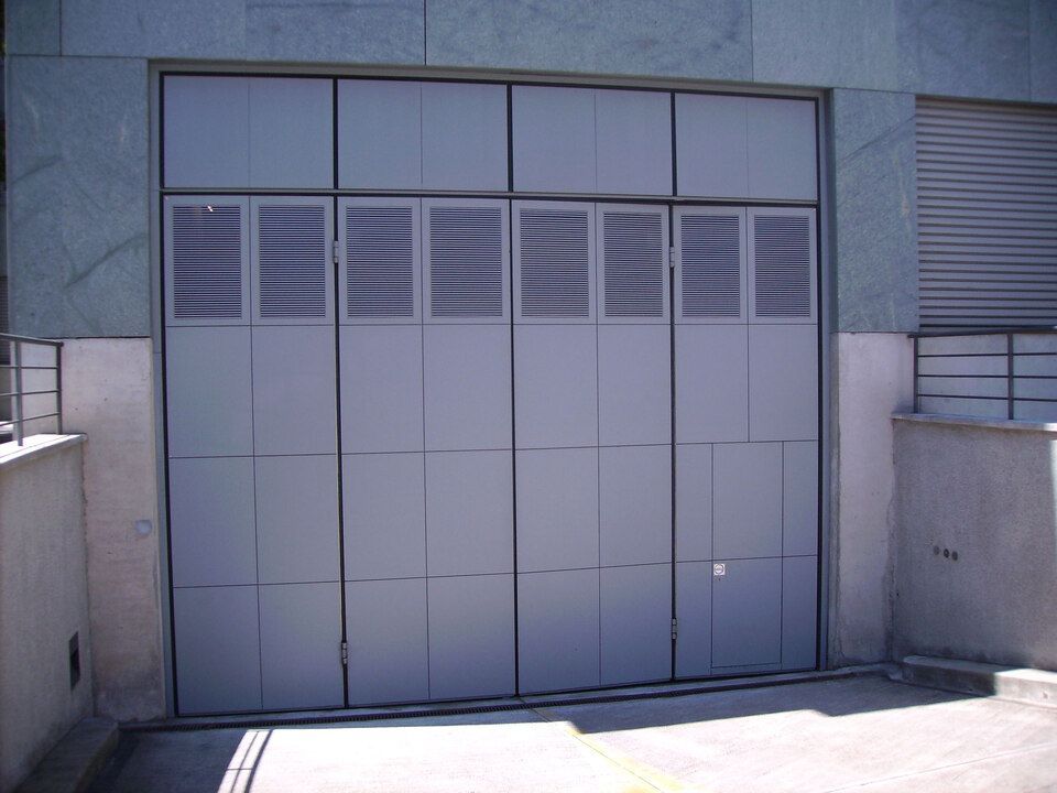 Industrietor von der Kiry Metallbau AG