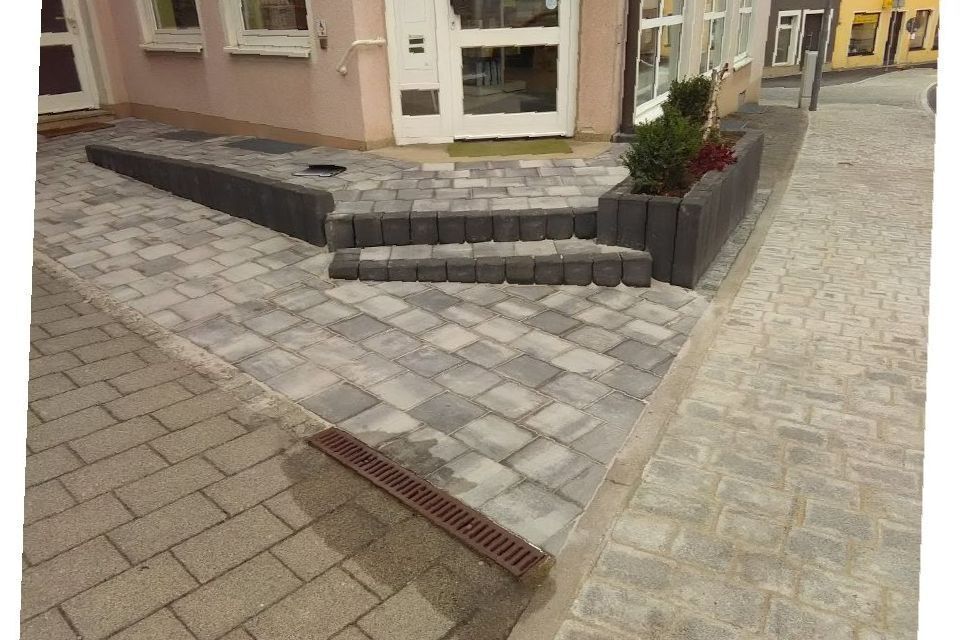 Pflasterarbeiten von Wolfrum Mario Straßenbau-Kanalbau