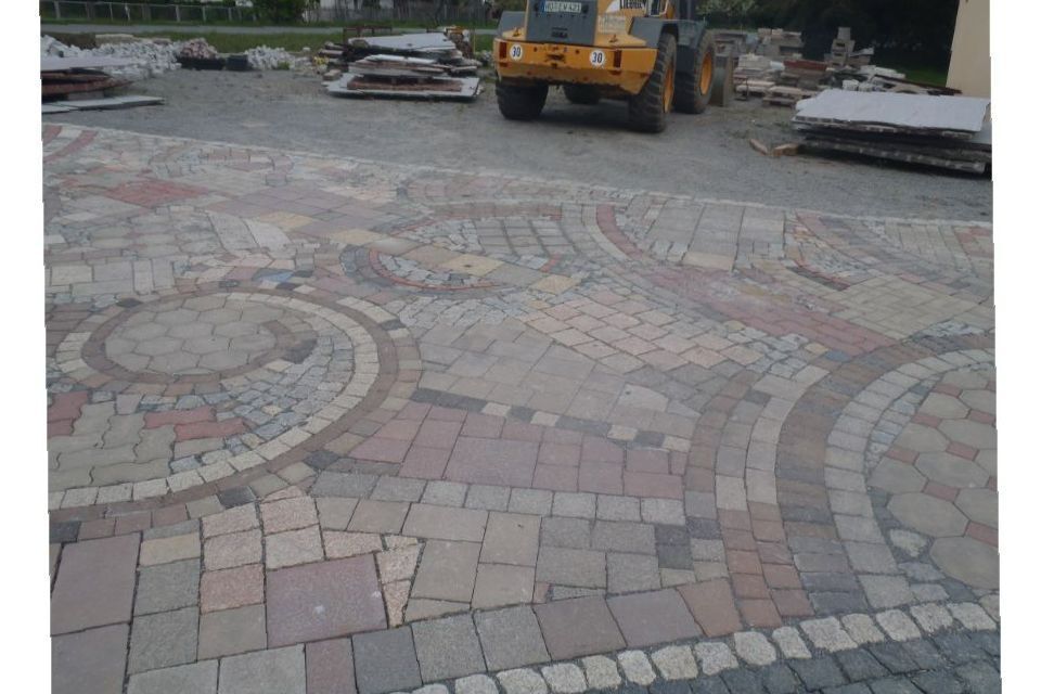 Pflasterarbeiten von Wolfrum Mario Straßenbau-Kanalbau