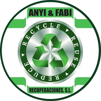 Logotipo de Anyi & Fabi Recuperaciones, SL con un símbolo de reciclaje verde y las palabras 