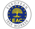 Logotipo de European Tree Worker con un círculo azul, un árbol amarillo y estrellas, y el texto “EAC”.