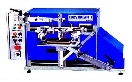 Una máquina azul con curvoplan 1 escrito en ella
