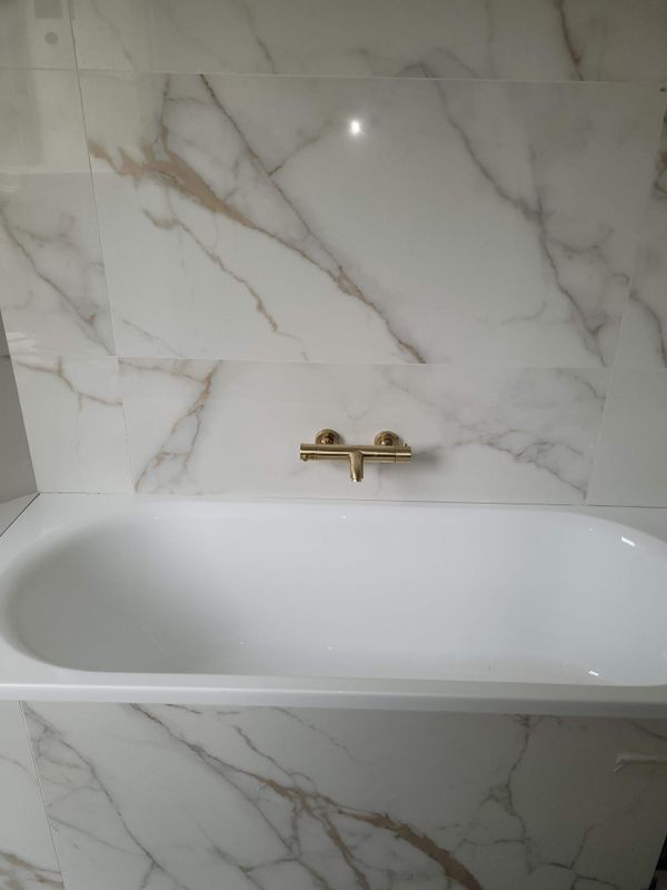 Un robinet de baignoire.