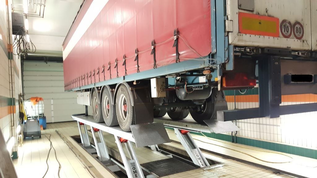 lavaggio professionale camion - VIT Veicoli Industriali Ticino SA