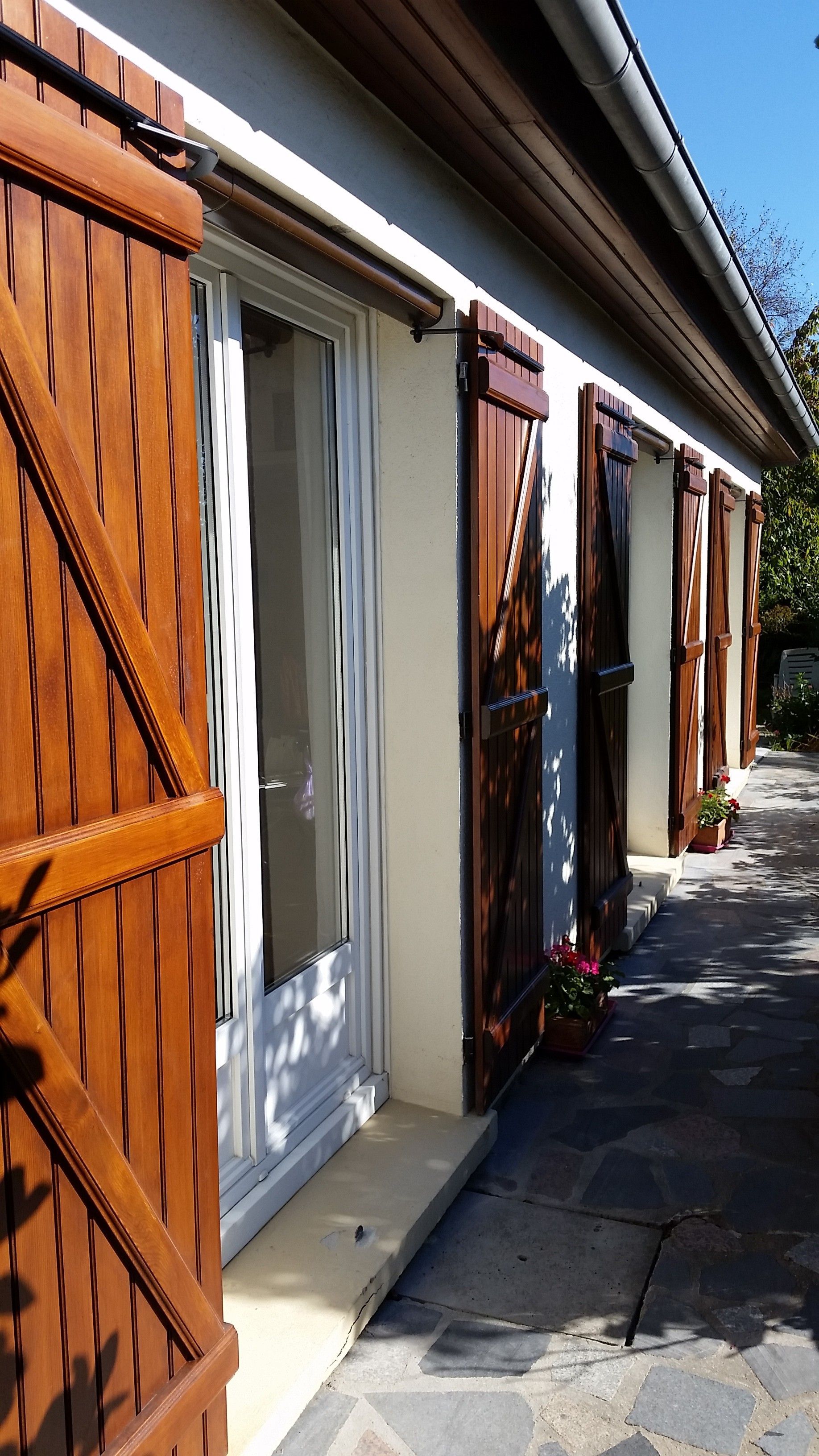 Motorisation Somfy 
pour des volets battants en bois