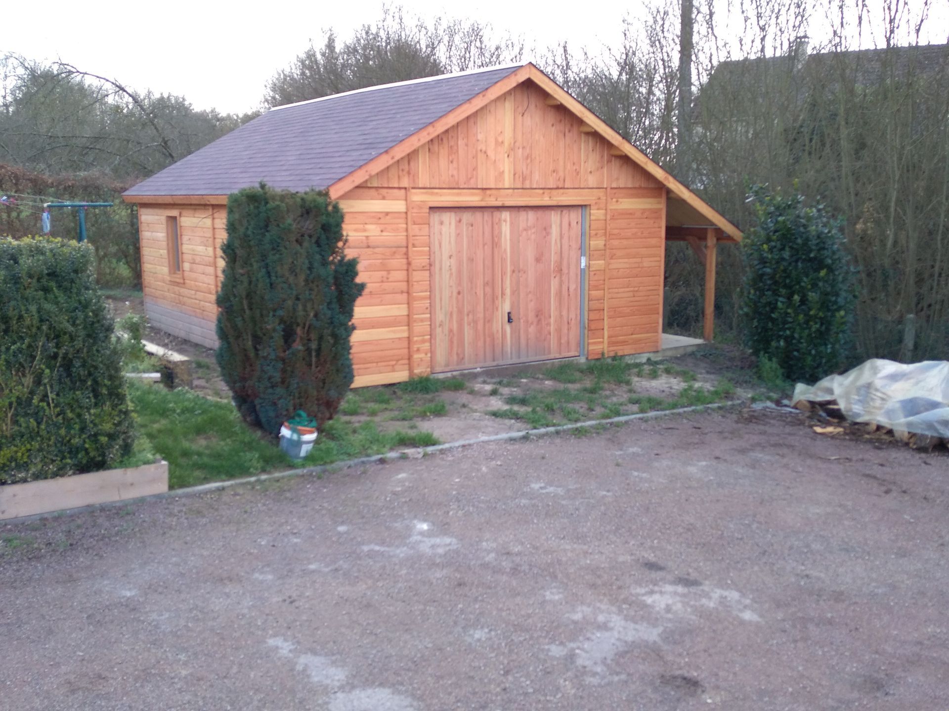 Porte de garage en bois (cabane/ abris)