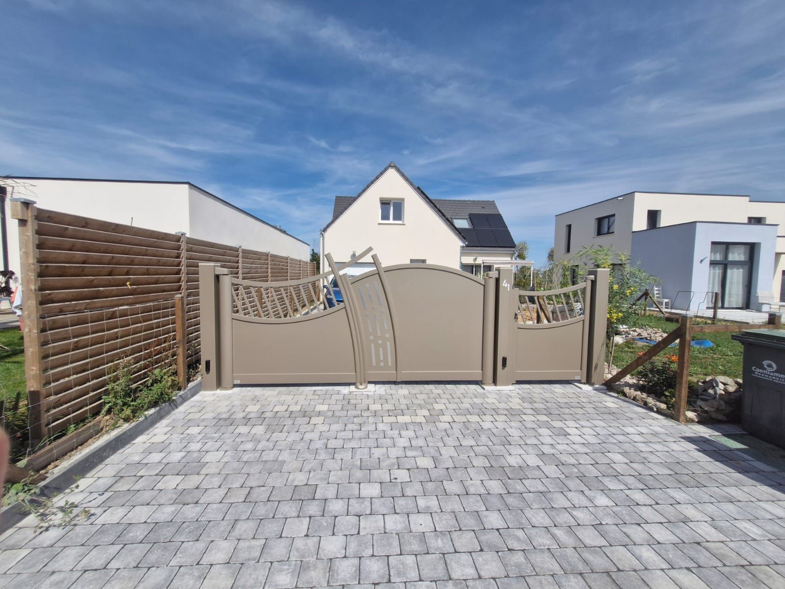 Portail et portillon de la marque Art et portails Pavé