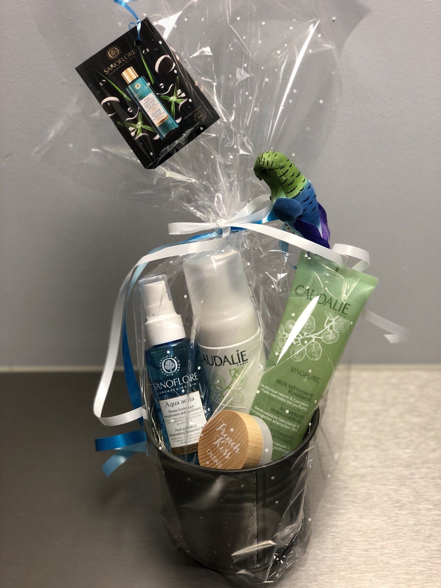 Panier avec seau en métal