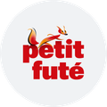 Logo Petit Futé : Texte rouge Petit Futé avec un renard orange et roux dessus, dans un cercle.