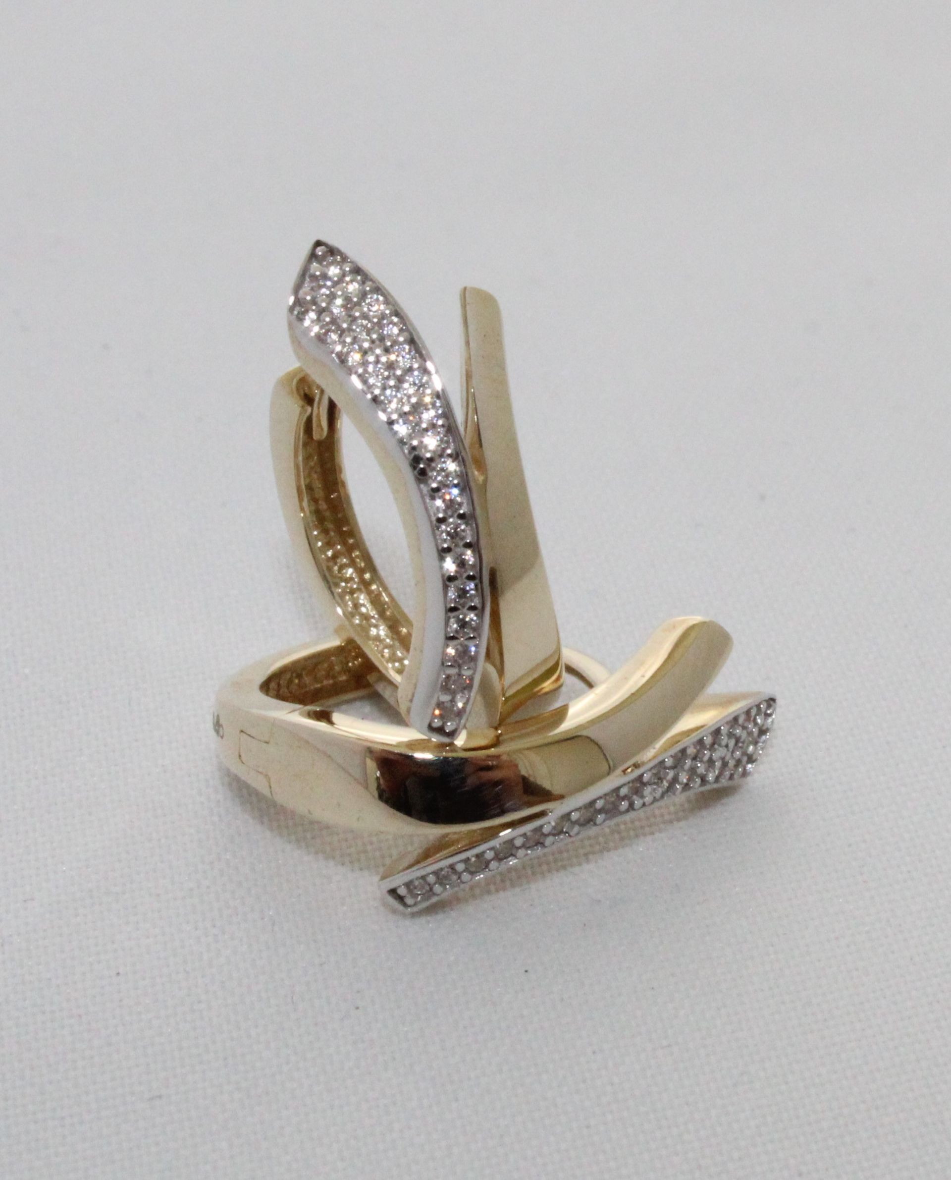 Gold-Silberne Creolen mit vielen kleinen Diamanten besetzt 