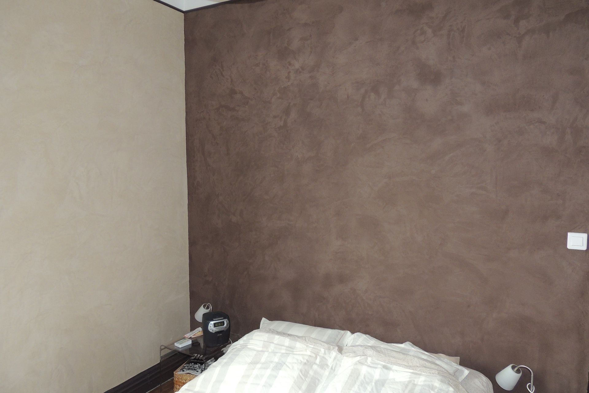 Enduit décoratif mural gris