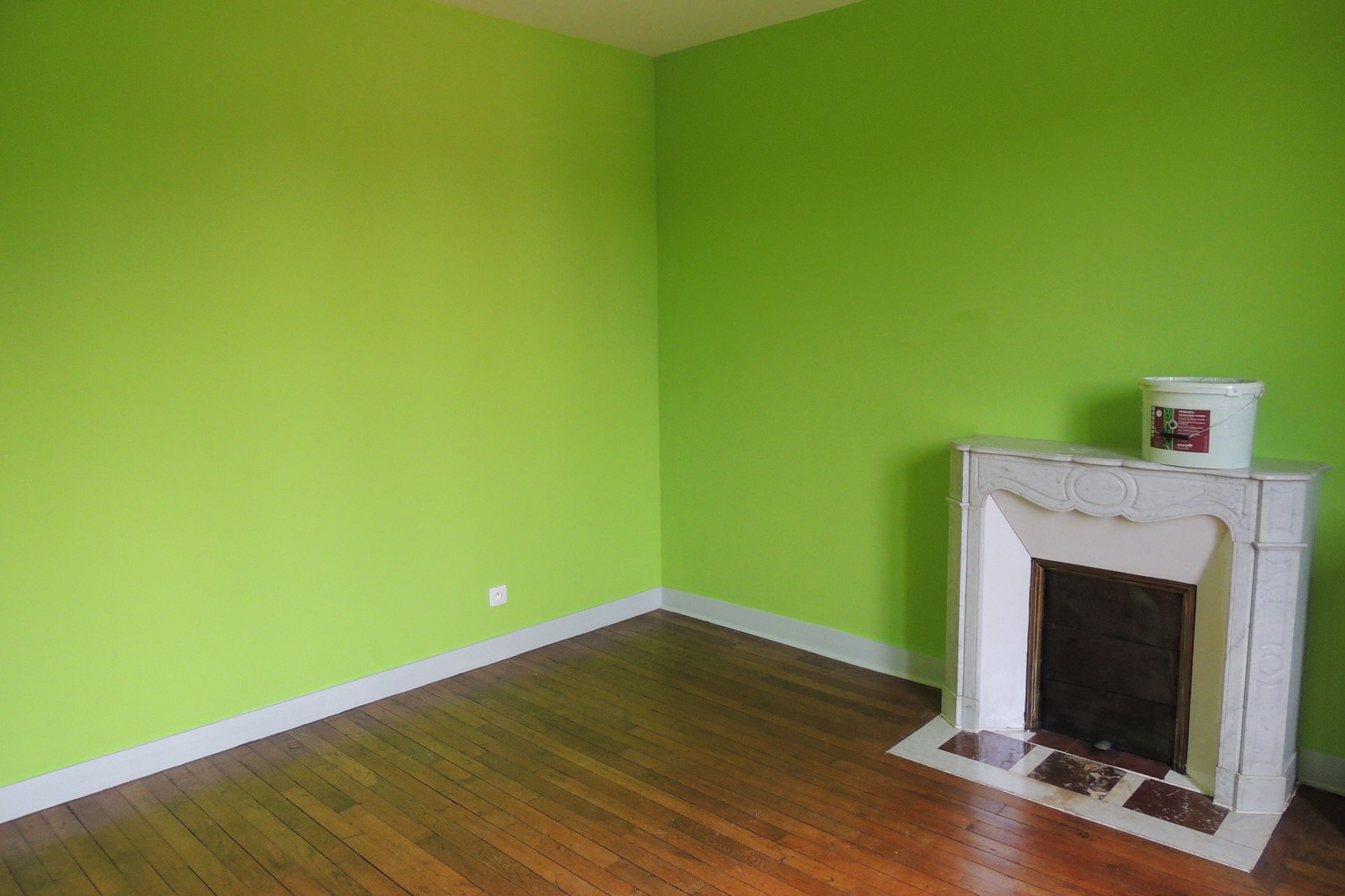 Peinture verte sur un mur