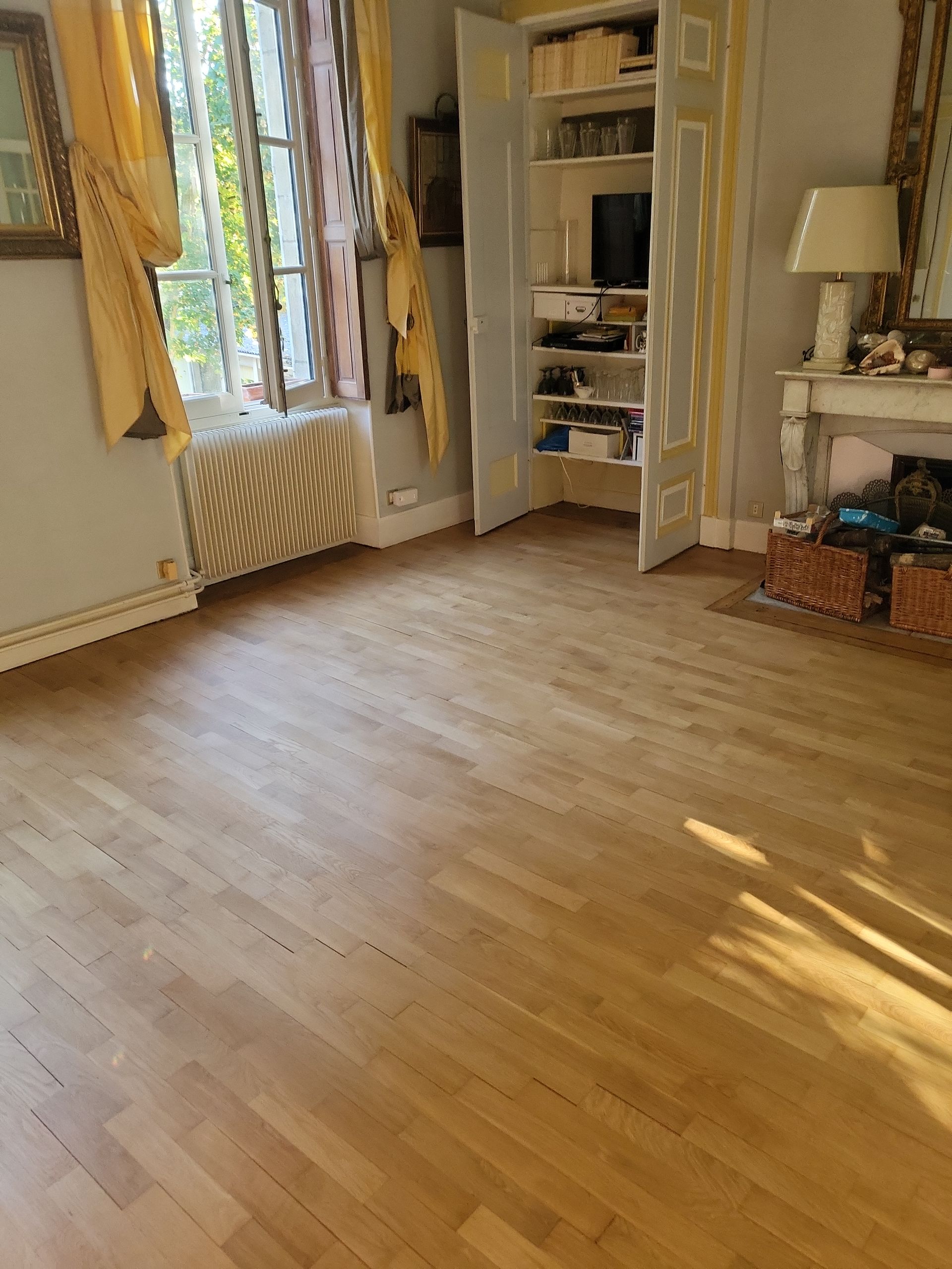 Pose et ponçage de parquet