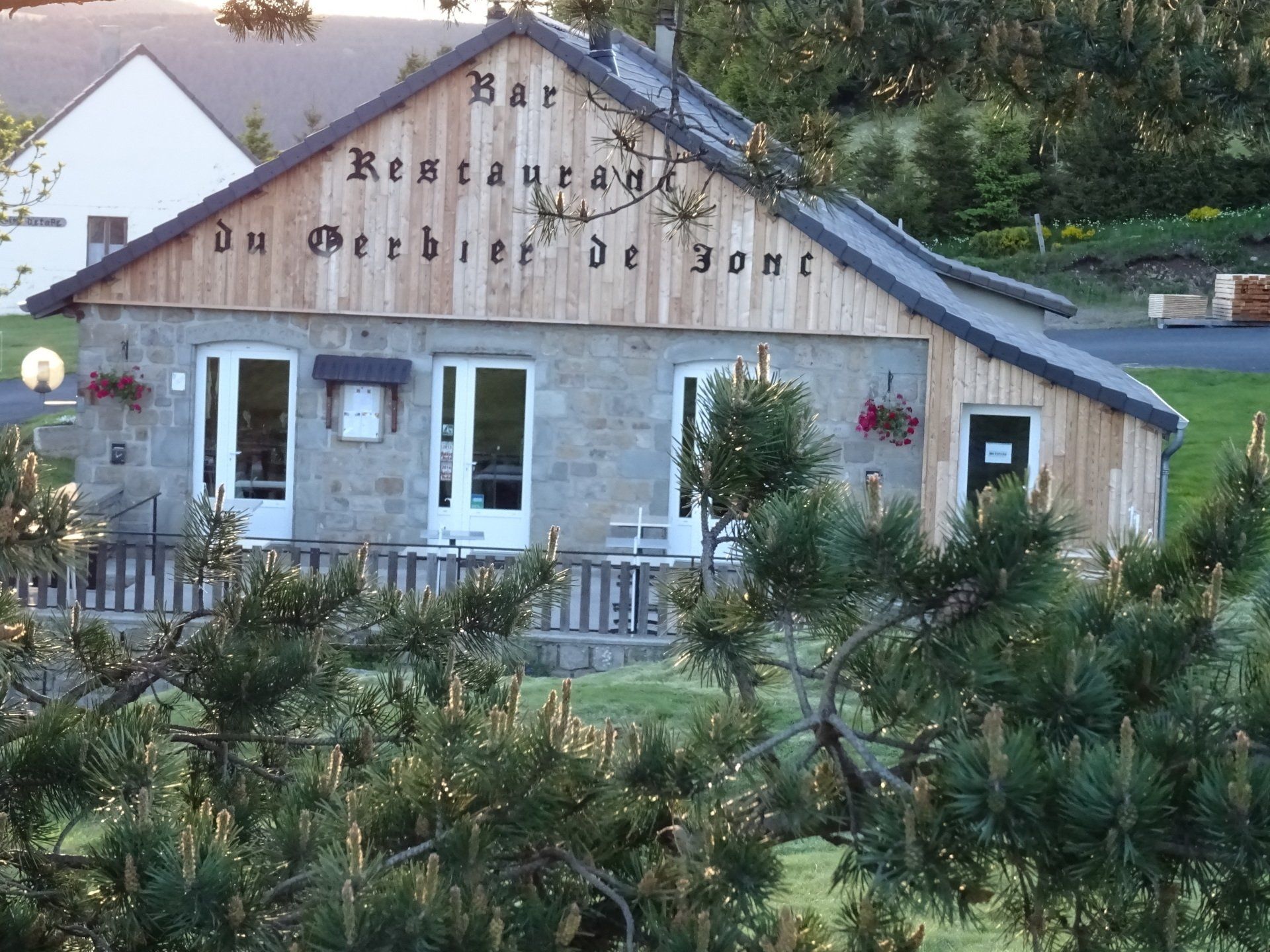 Bar restaurant du Gerbier de Jonc à SainteEulalie en Ardèche