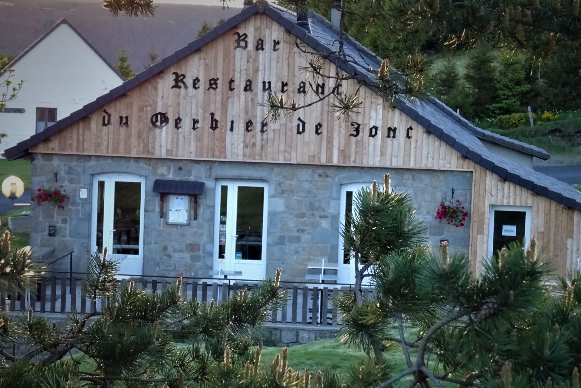 Enseigne Bar-restaurant Mont du Gerbier de Jonc