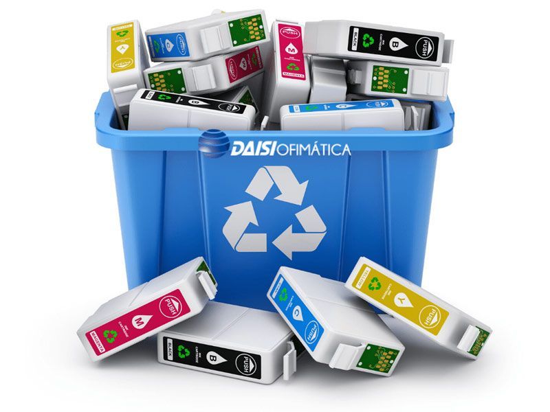 Un contenedor de reciclaje azul lleno de cartuchos de tinta