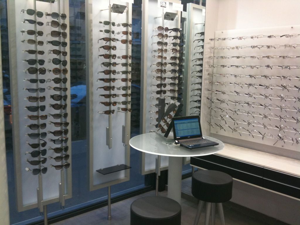 Exposition de lunettes de soleil