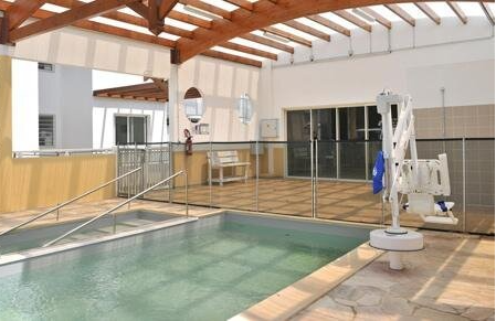 Maison médicale avec piscine