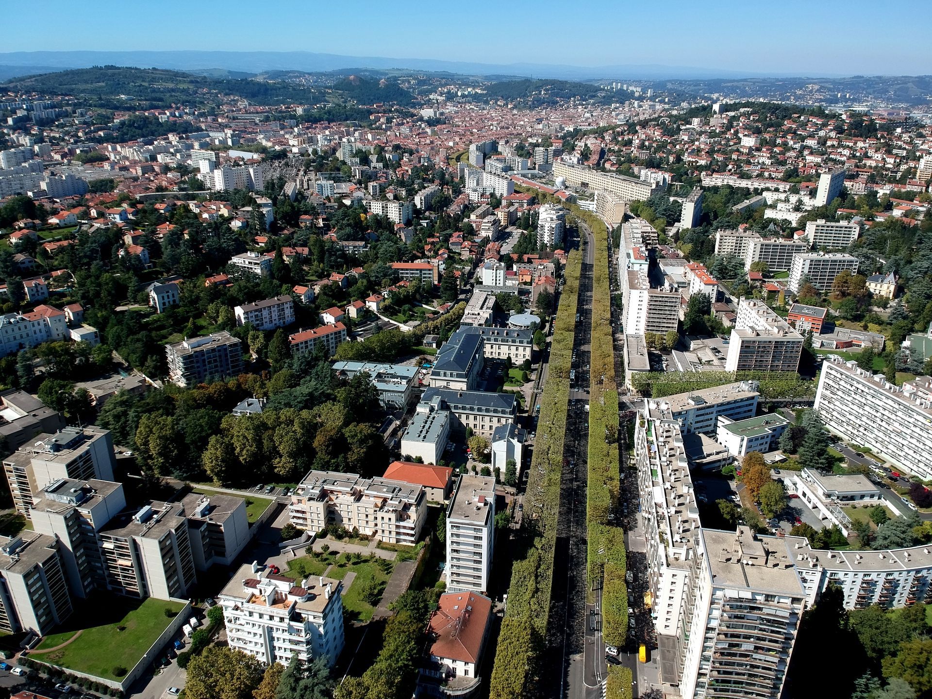 Vue aérienne sur la ville de Saint-Étienne.