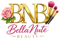 Logotipo de BNB BellaNute Beauty con una rosa rosa y brochas de maquillaje sobre un fondo blanco
