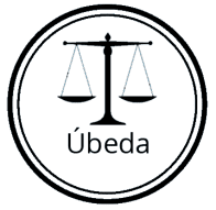 Un logotipo en blanco y negro de una balanza de la justicia en un círculo.