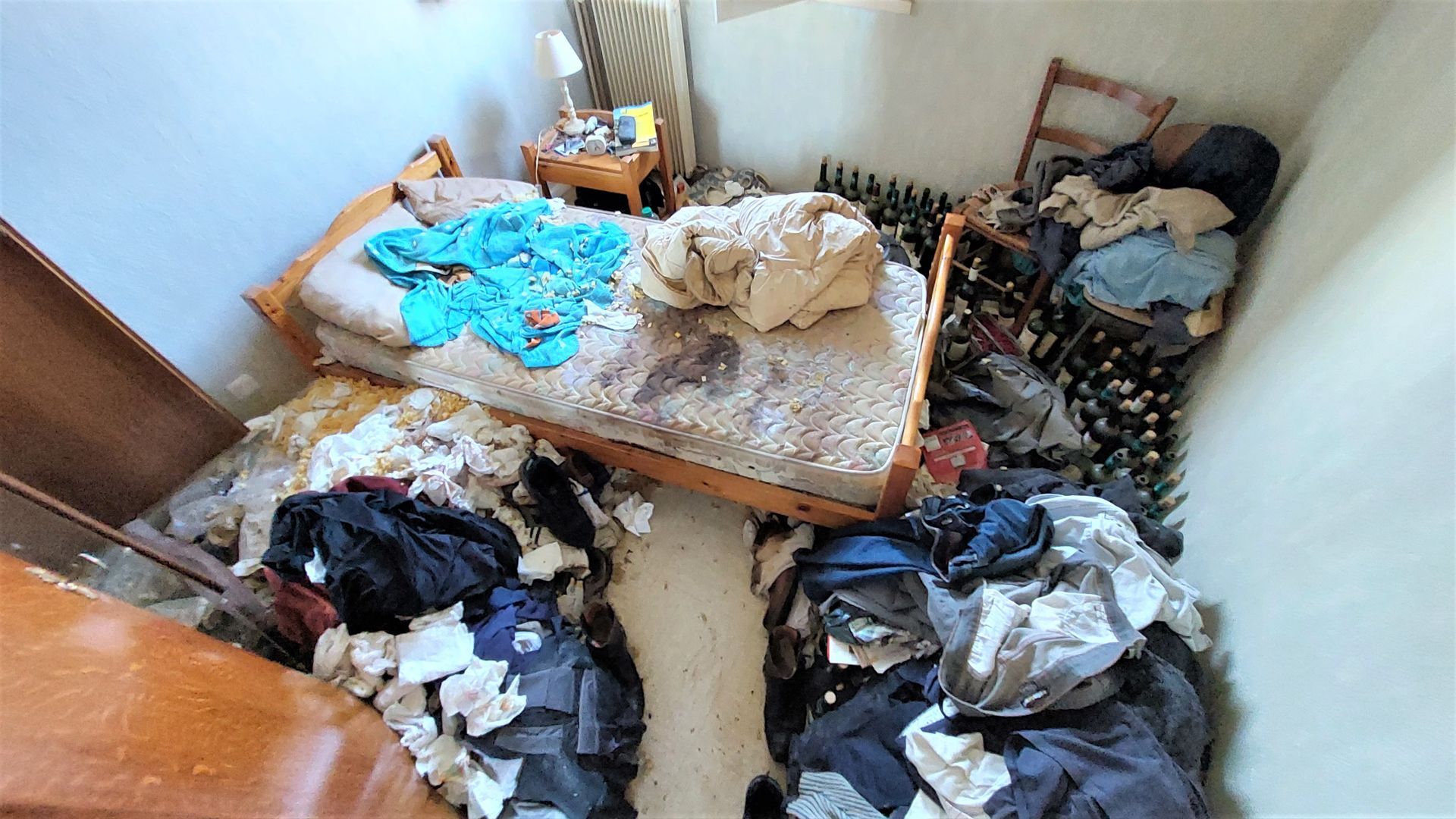 Chambre sale et en bazar