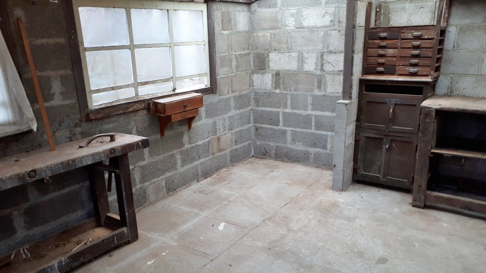 Le même atelier débarrassé.