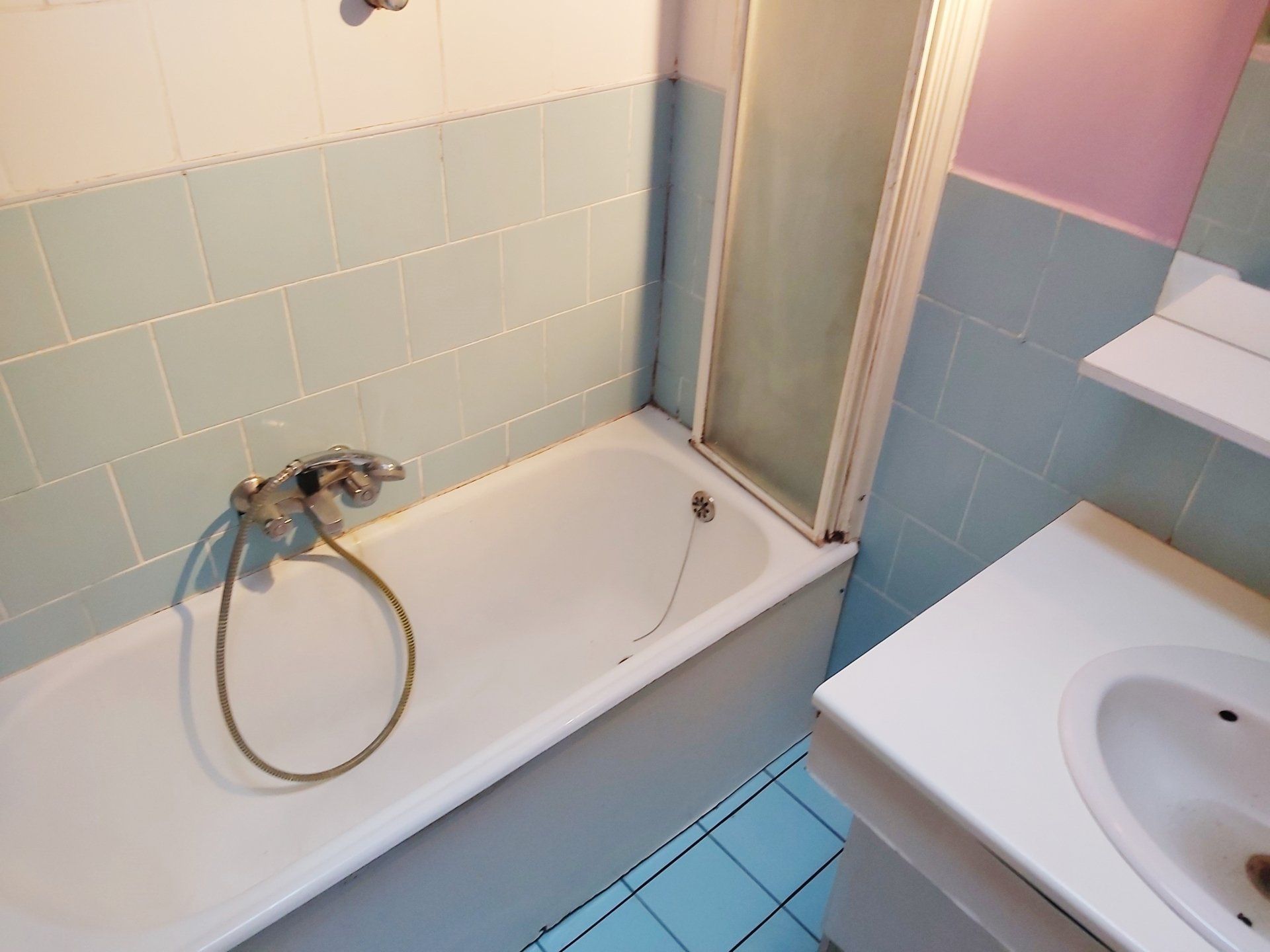 Salle de bains comme neuve