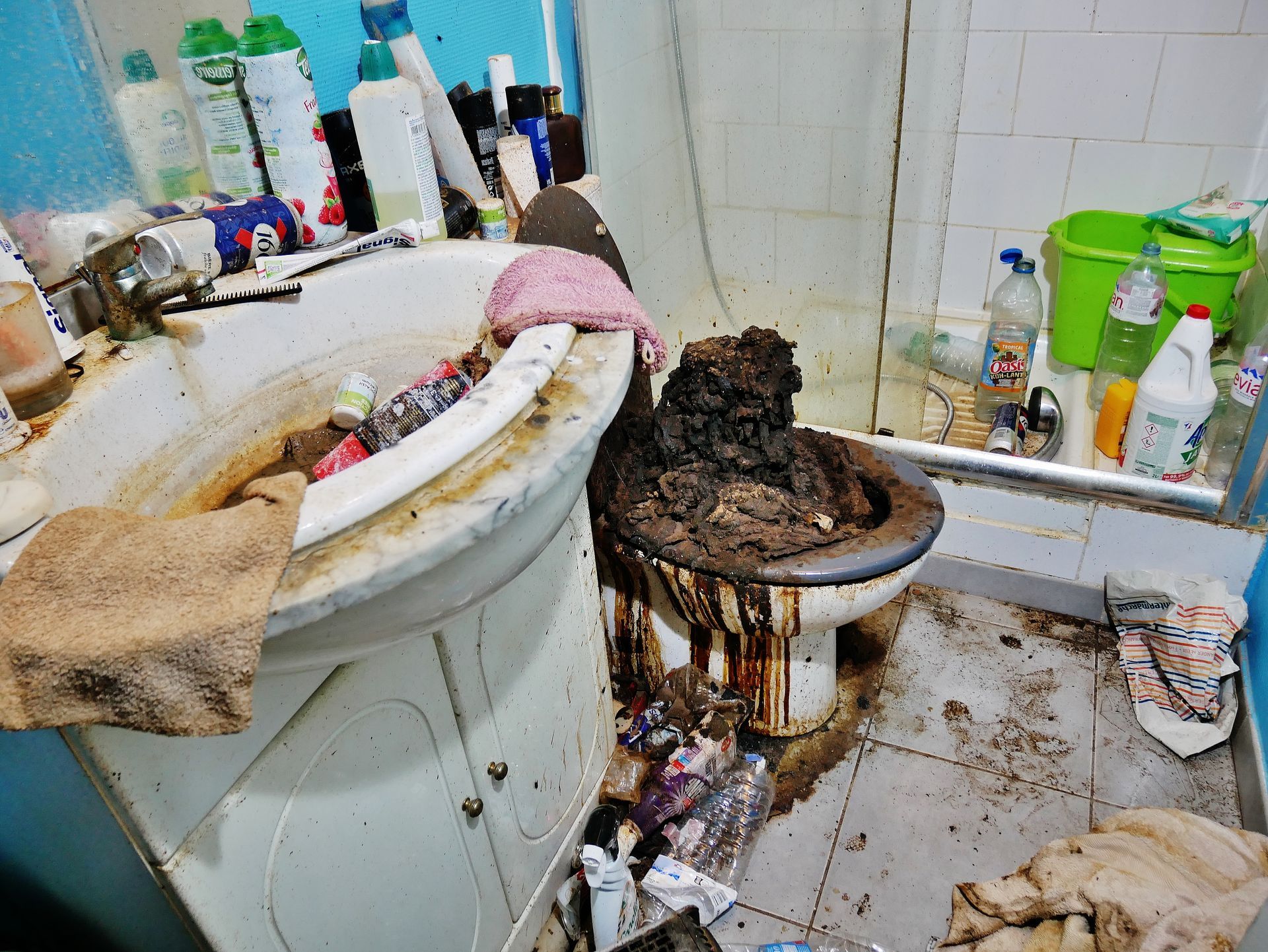 Sale de bains très sale