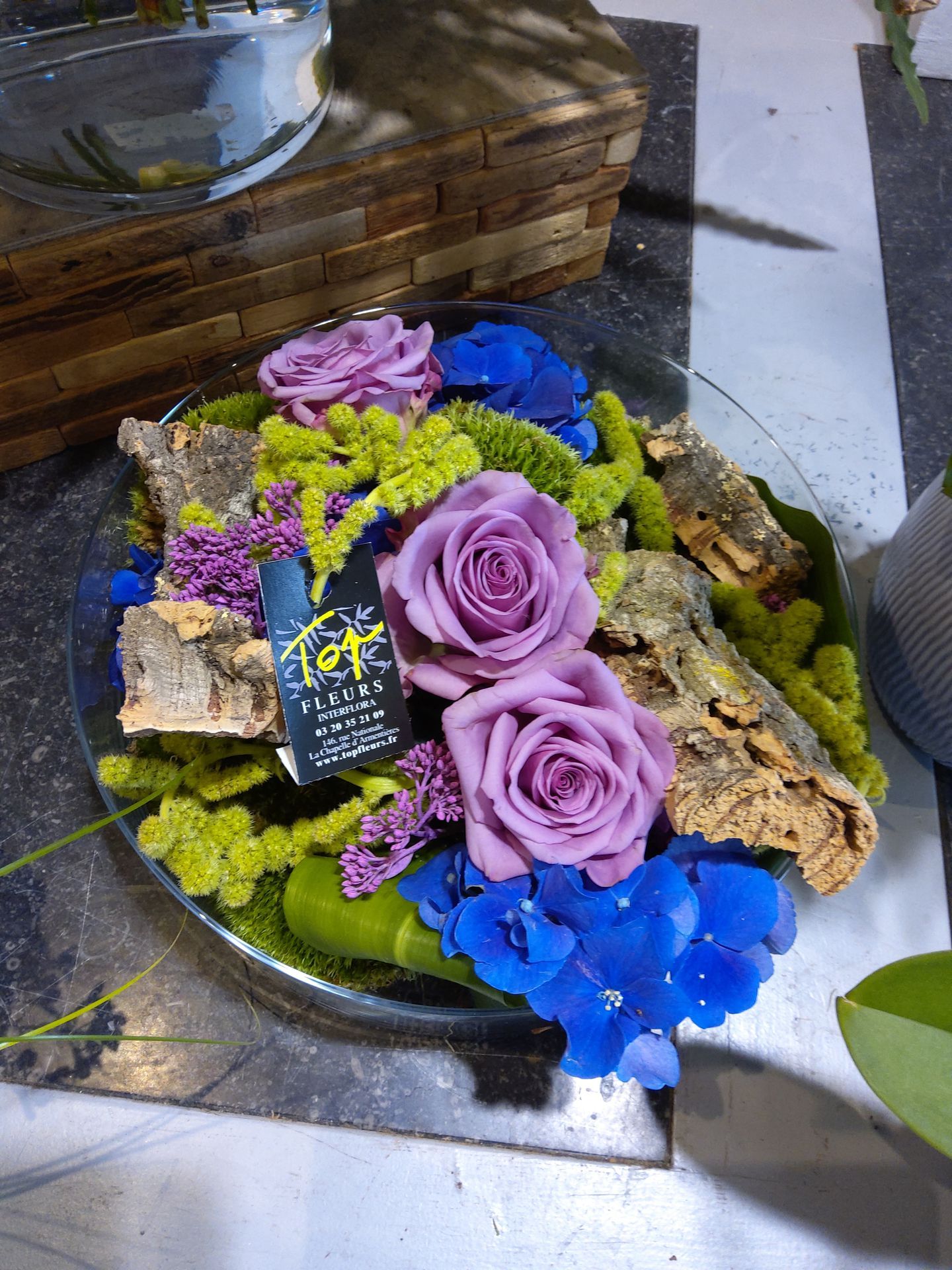 bouquets de fleurs violettes