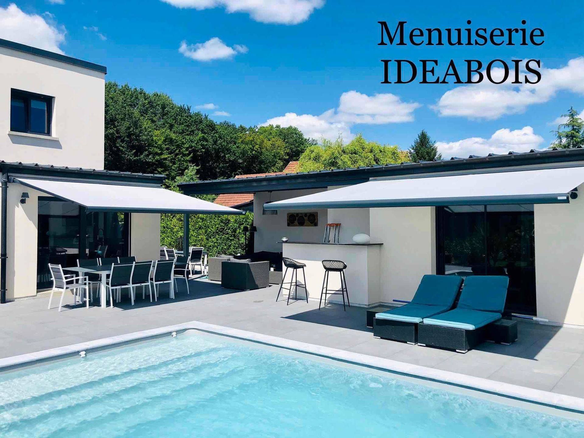 Terrasse avec pergolas en métal